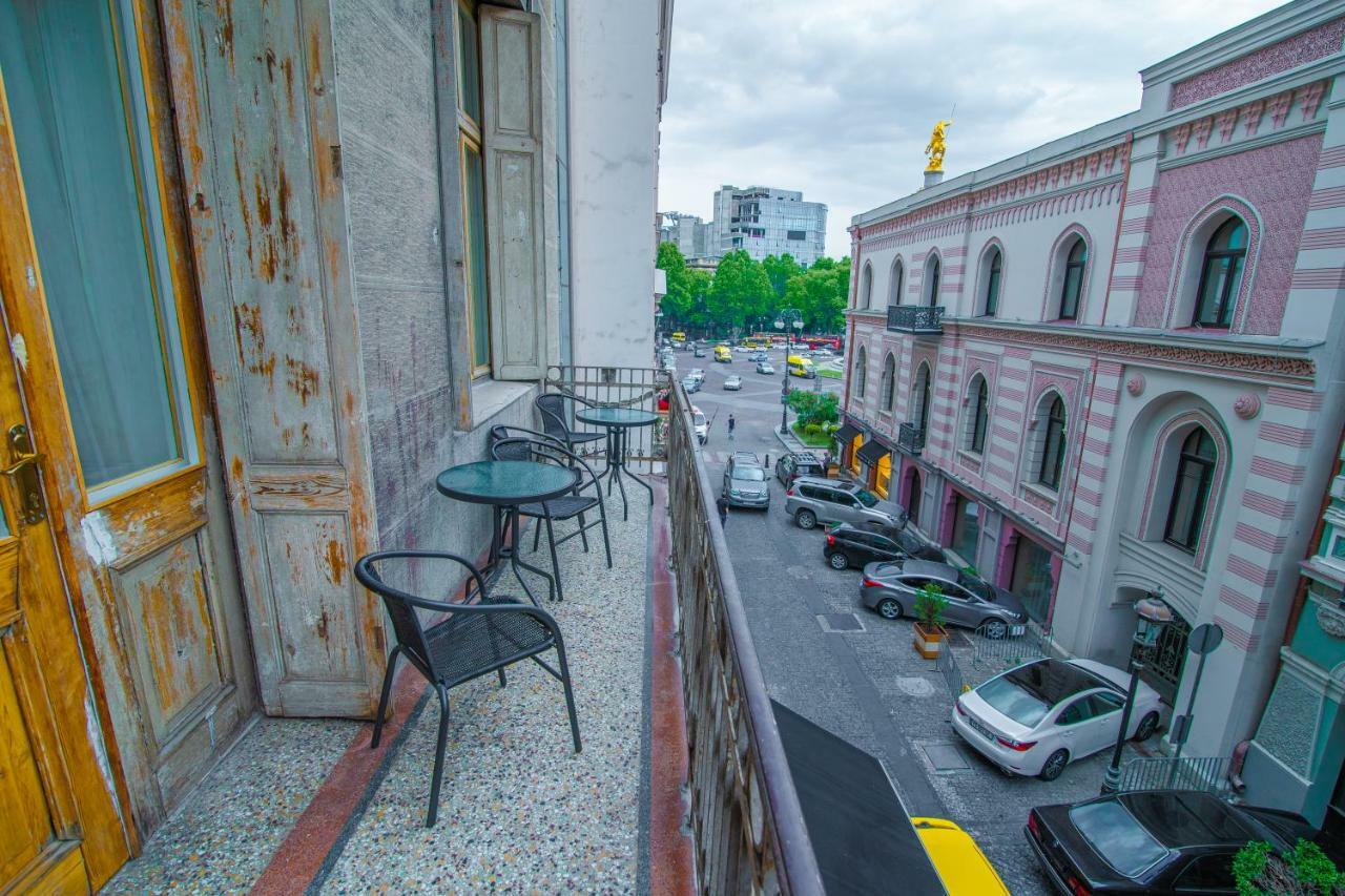 Solo Apartment In City Center Tbilisi Exteriör bild
