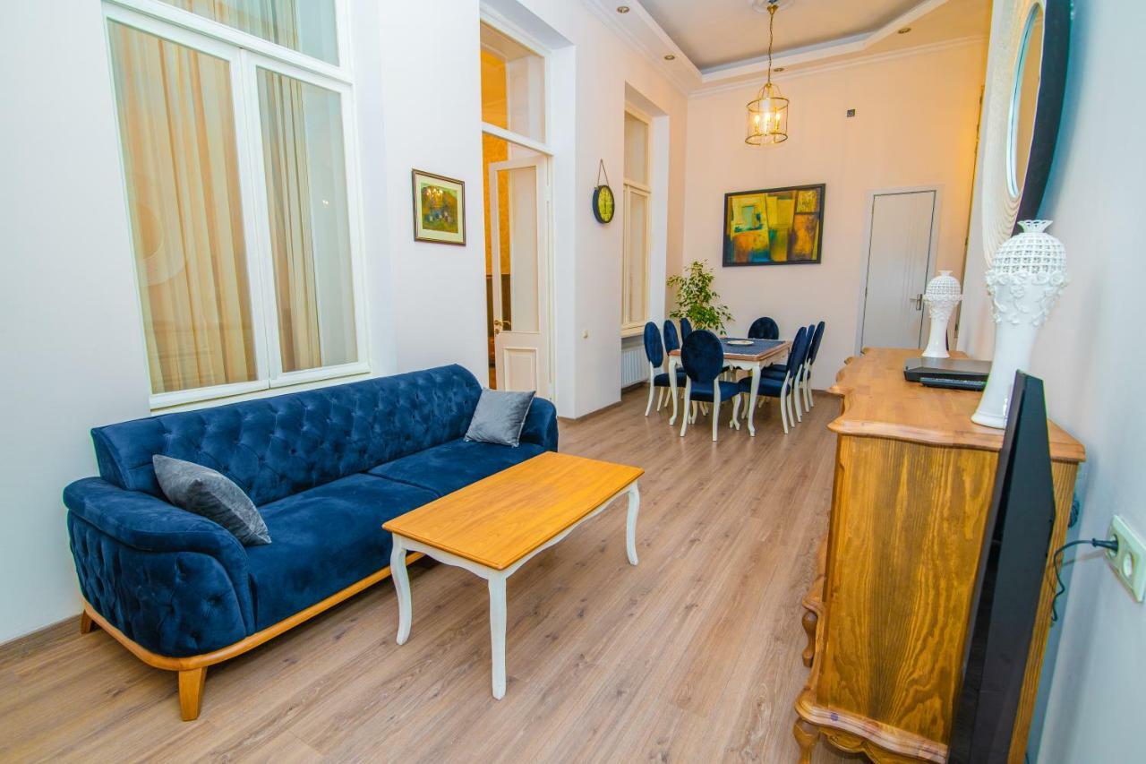 Solo Apartment In City Center Tbilisi Exteriör bild