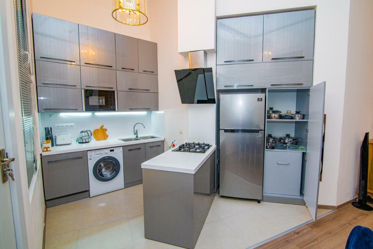 Solo Apartment In City Center Tbilisi Exteriör bild