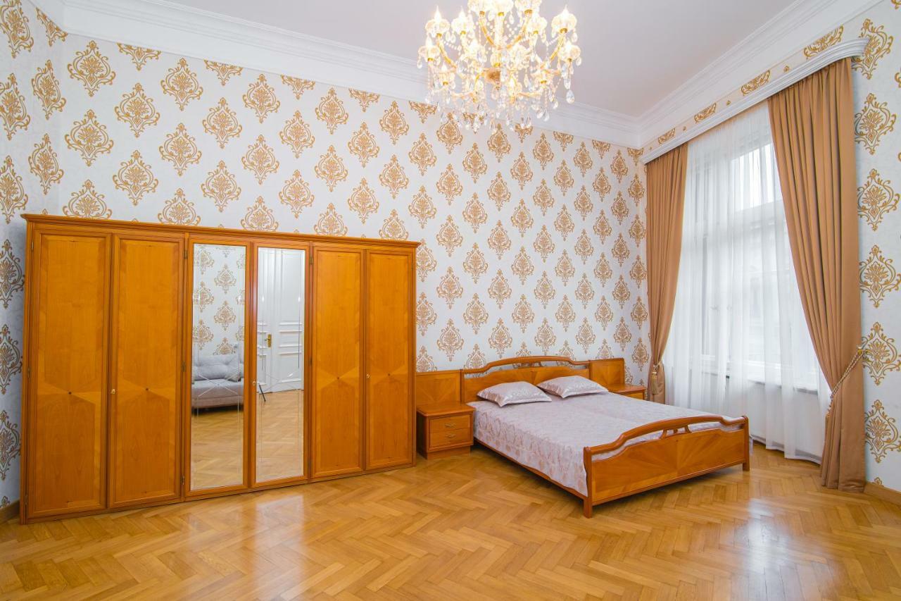 Solo Apartment In City Center Tbilisi Exteriör bild