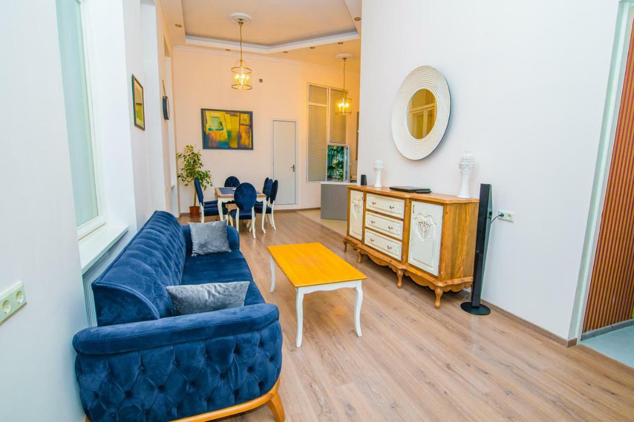 Solo Apartment In City Center Tbilisi Exteriör bild