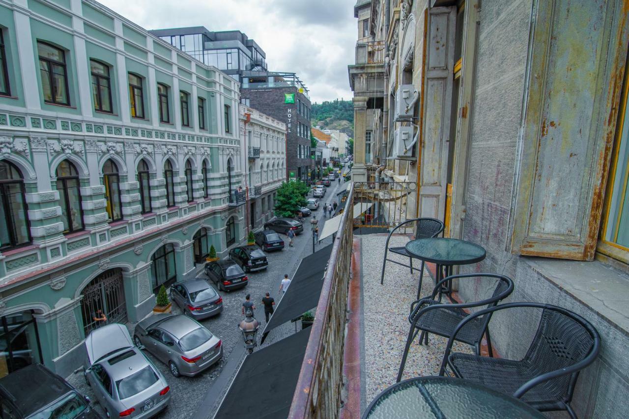 Solo Apartment In City Center Tbilisi Exteriör bild